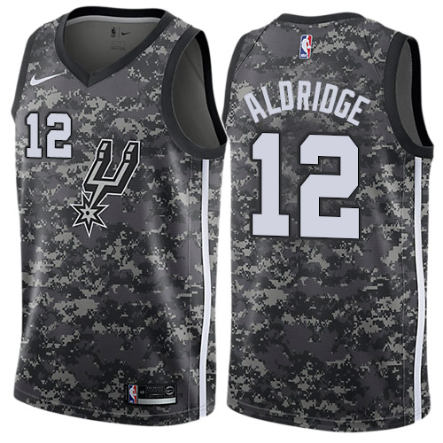 LaMarcus Aldridge, San Antonio Spurs - City Edition - Cliquez sur l'image pour la fermer